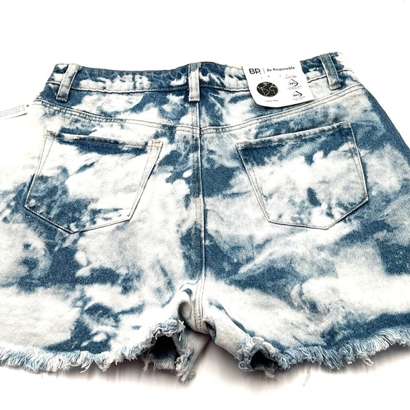 Nordstrom BP Denim Blue Bleached Washed Distressed Raw Hem Shorts Women’s 30 - Picture 6 of 10